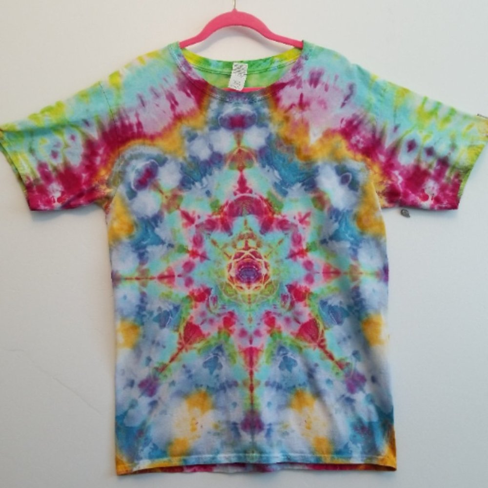 Men's L, NWT One-of-a-kind, Hand tied and dyed Tee
